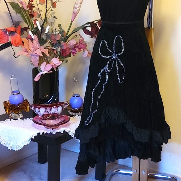 NWT Unique Designed Black Tiered Ruffle Midi Lined Skirt Lightweight M - Picture 3 of 6